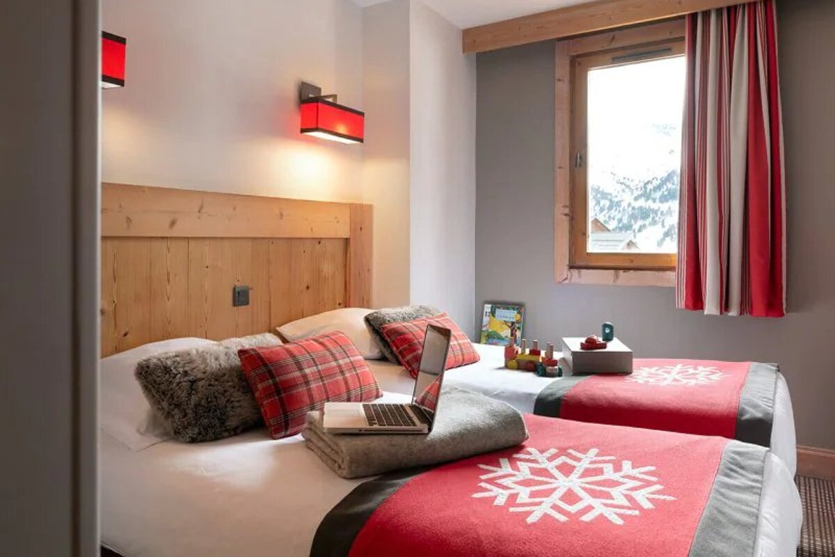 Les Crets Premium | 2 Bedroom Superior Apartment, Meribel - Mottaret