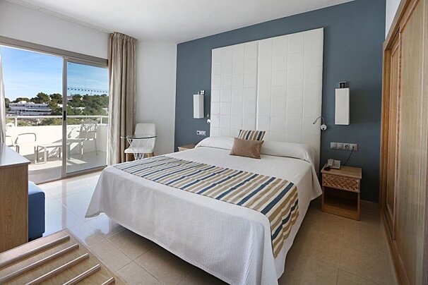 Sandos El Greco Beach Hotel, Portinatx double bedroom