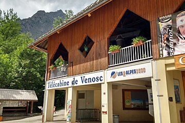 the lift station at venosc near 2 alpes