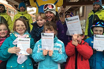 children with their skiing certificates
