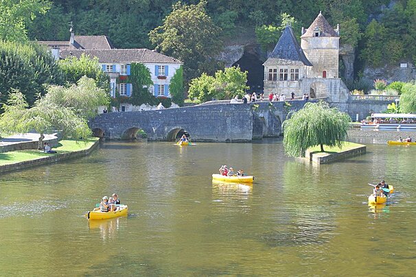 canoes on a river in brantome