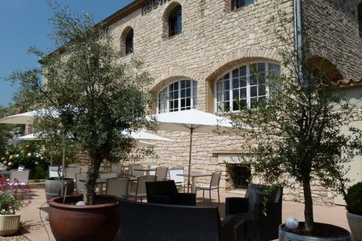 Le Manoir Hotel, Apt exterior