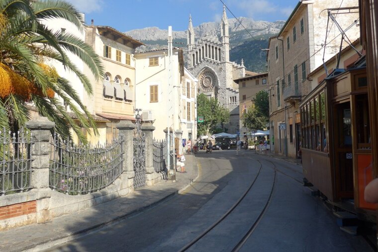 Arriving at Soller on the Vintage train