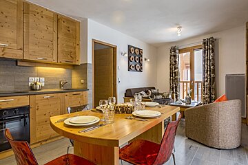 Santa Terra 40m2 4 person Apartment, Tignes - Les Brevieres dining room