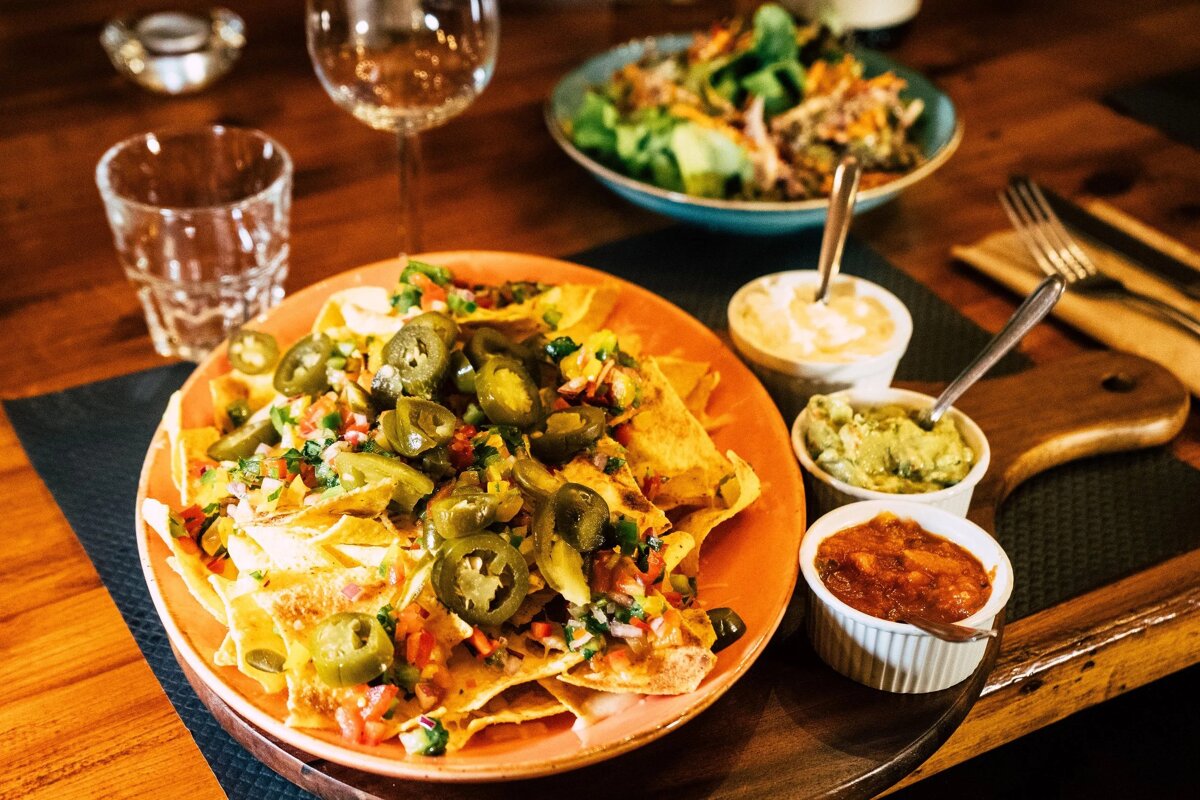 Plate of Nachos at Smithys Tavern in Les 2 Alpes
