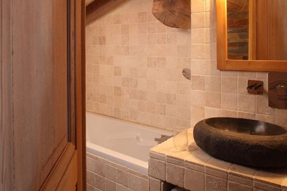 Bonne Neige Chalet, La Daille bathroom
