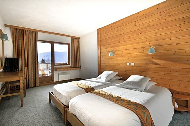 Club Med - La Sarenne Resort, Alpe d'Huez twin bedroom
