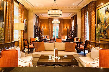 Hostellerie de Plaisance, Saint Emilion lounge room 