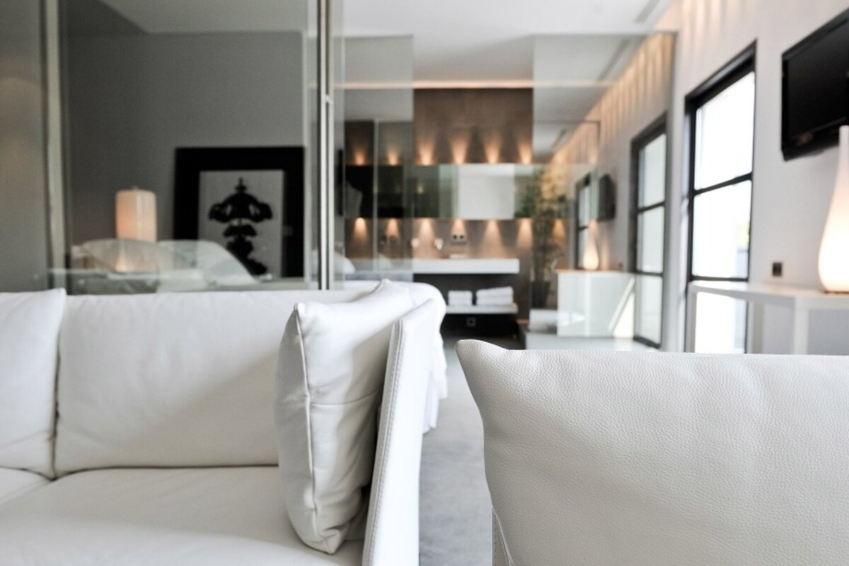 a picture of a hotel suite at [itemref]