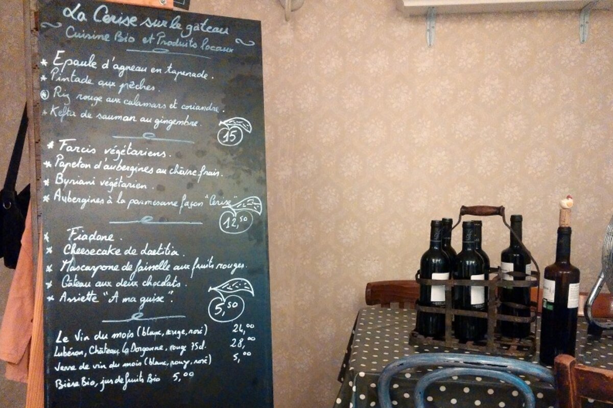 La Cerise sur le Gateau Restaurant interior