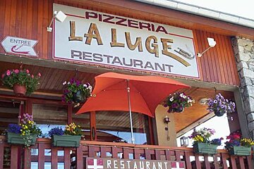 La Luge Restaurant & Pizzeria, Montalbert exterior
