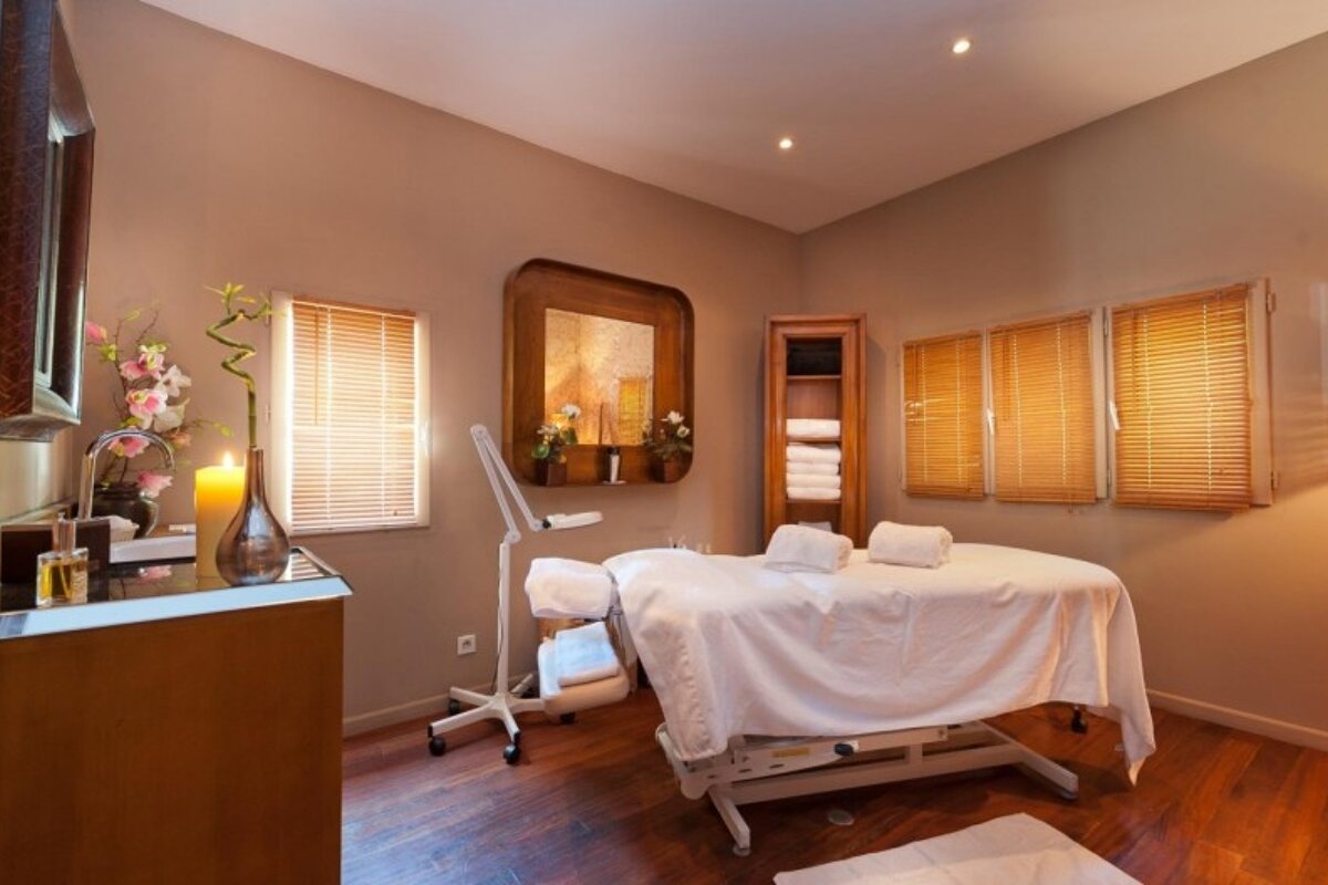  SPA Hotel Saint Amour La Tartane  treatment room