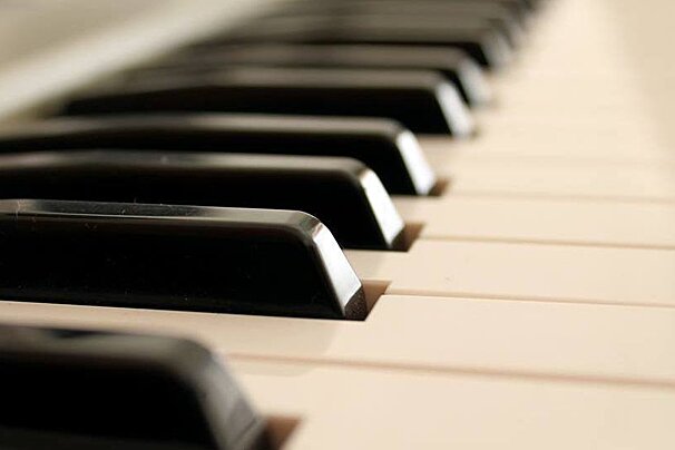 Wedding Singer & Pianist in Chamonix