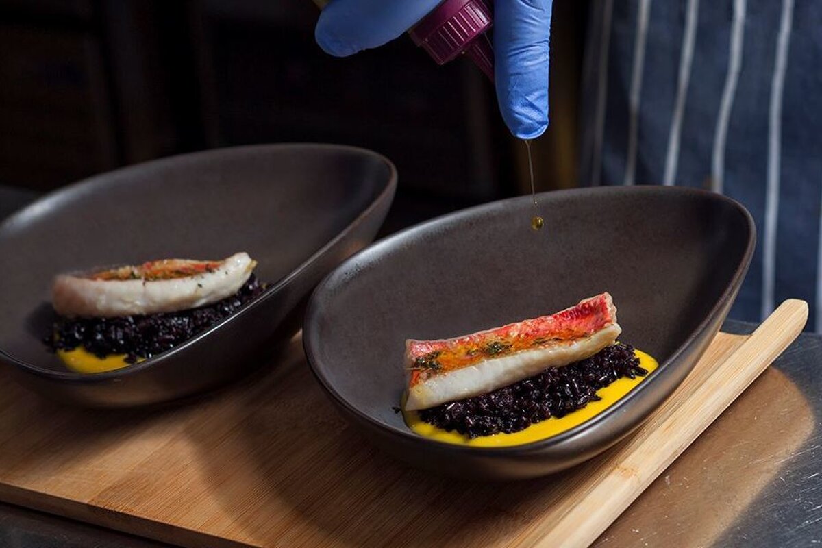 Duke Restaurant, Santa Catalina style of cuisine