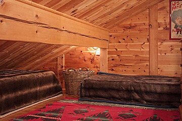La Varappe Chalet, Meribel - Centre twin bedroom