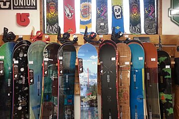 Legend'CHX Sports Schop, Chamonix Main Town shop interior