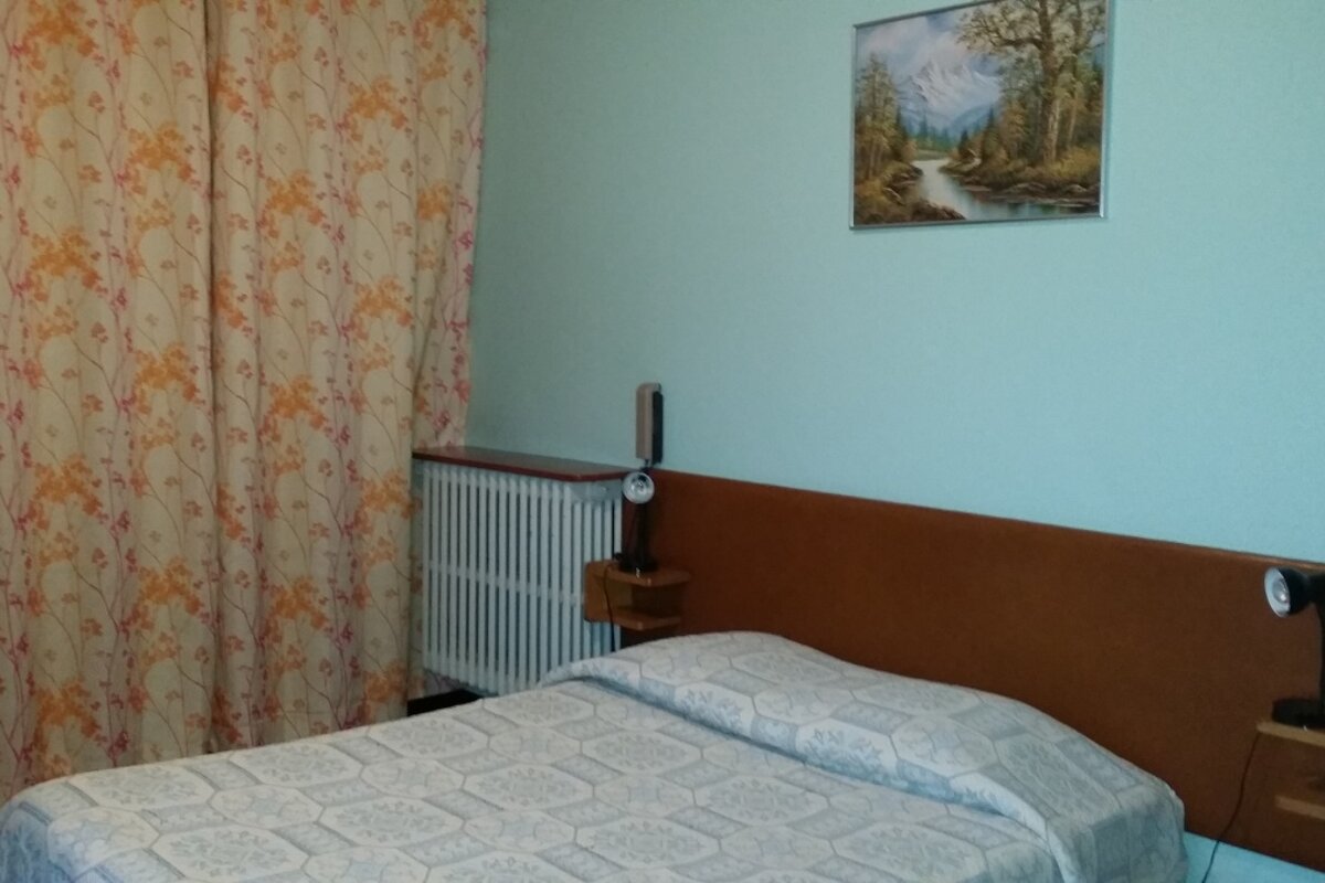 Les Fleurs Hotel, Morzine double bedroom