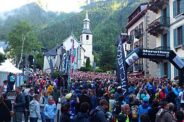 An image of runners at a marathon in chamonix mont blanc