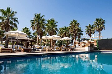 Nikki Beach Beach Club, Saint Tropez pool