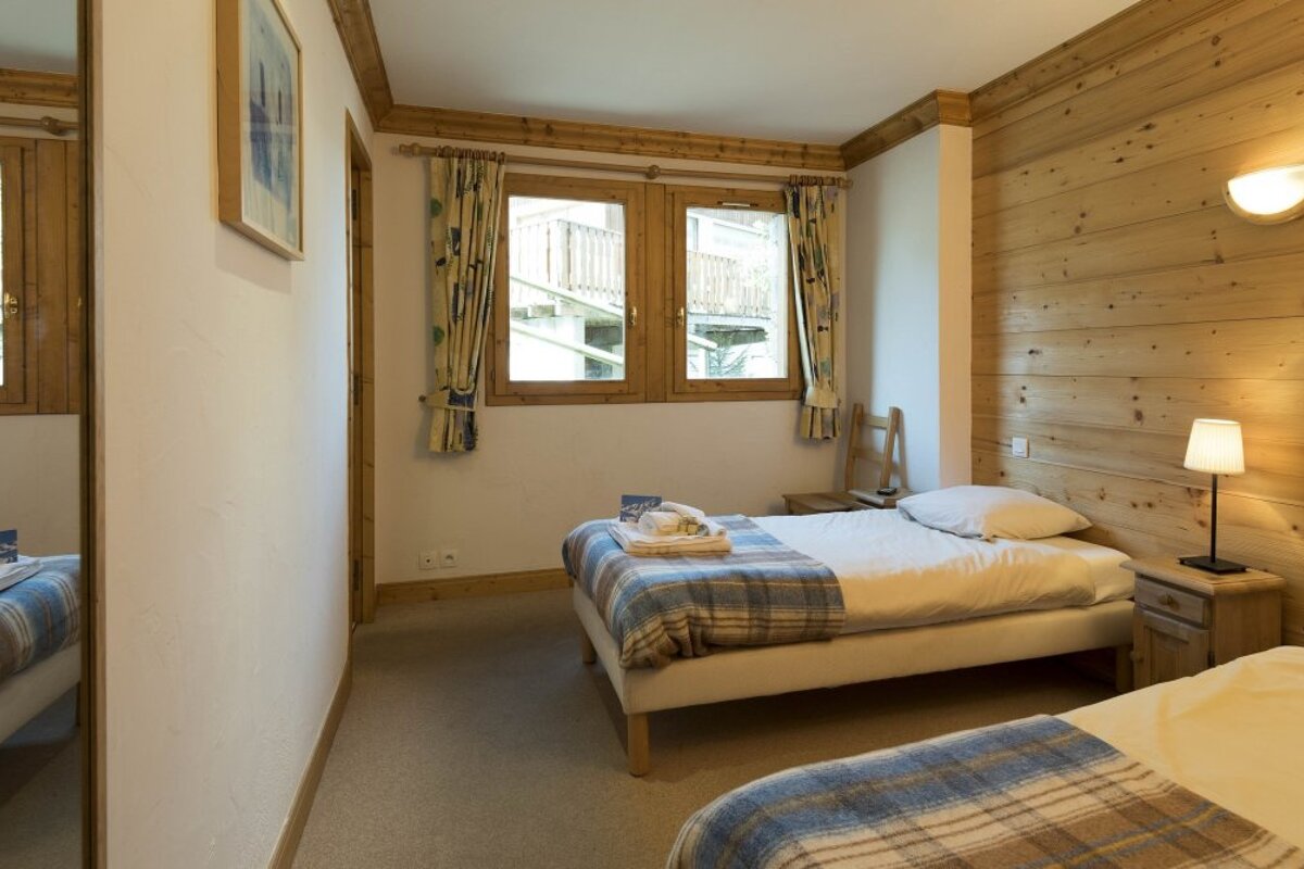 Rikiki Chalet, Courchevel Moriond 1650 twin bedroom