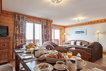 2 bed apartments - Les Fermes de Meribel Premium, Meribel Village living room