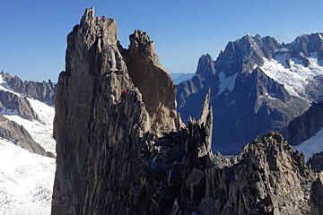 Aiguille d'Entrèves - A Morning in The Mountains climber