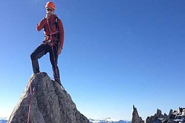 Aiguille d'Entrèves - A Morning in The Mountains climber