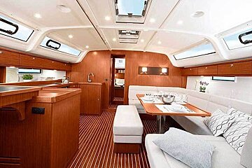 Bavaria Cruiser 51-5 15m Sailing Yacht, Palma de Mallorca saloon