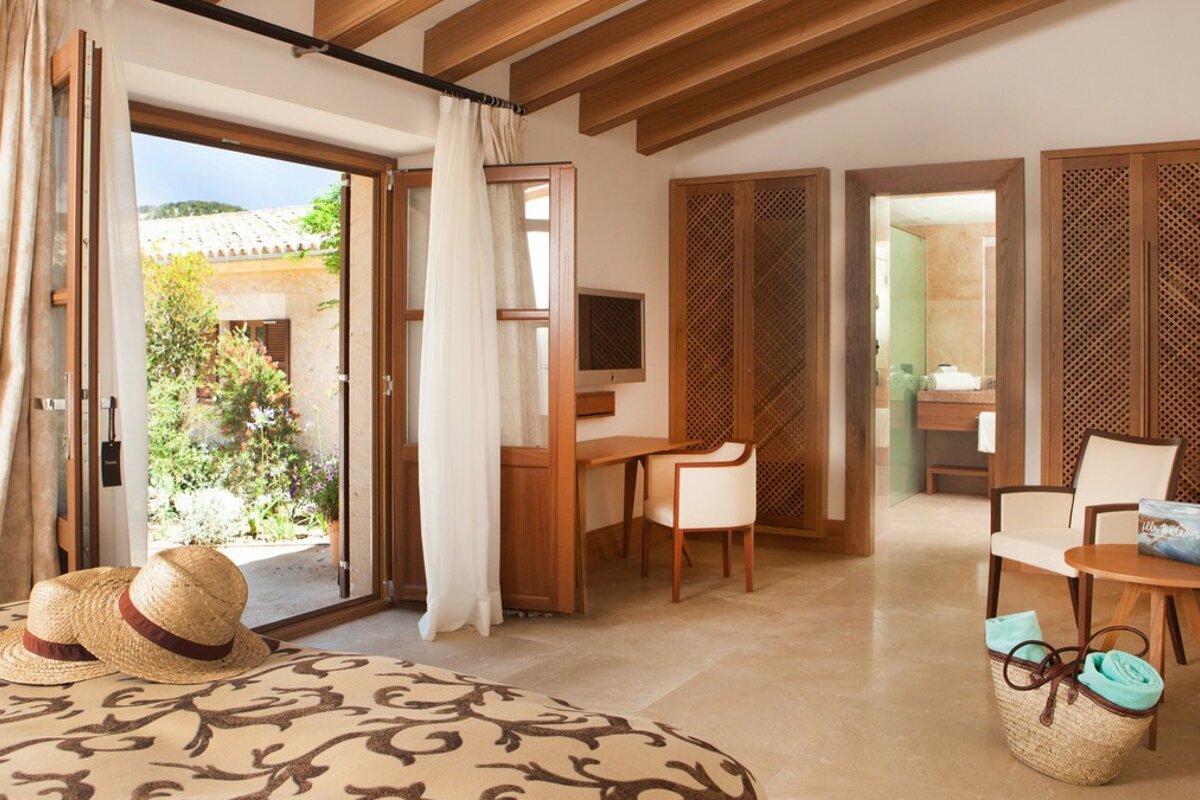 Castell Son Claret, Calvia (Region) double bedroom