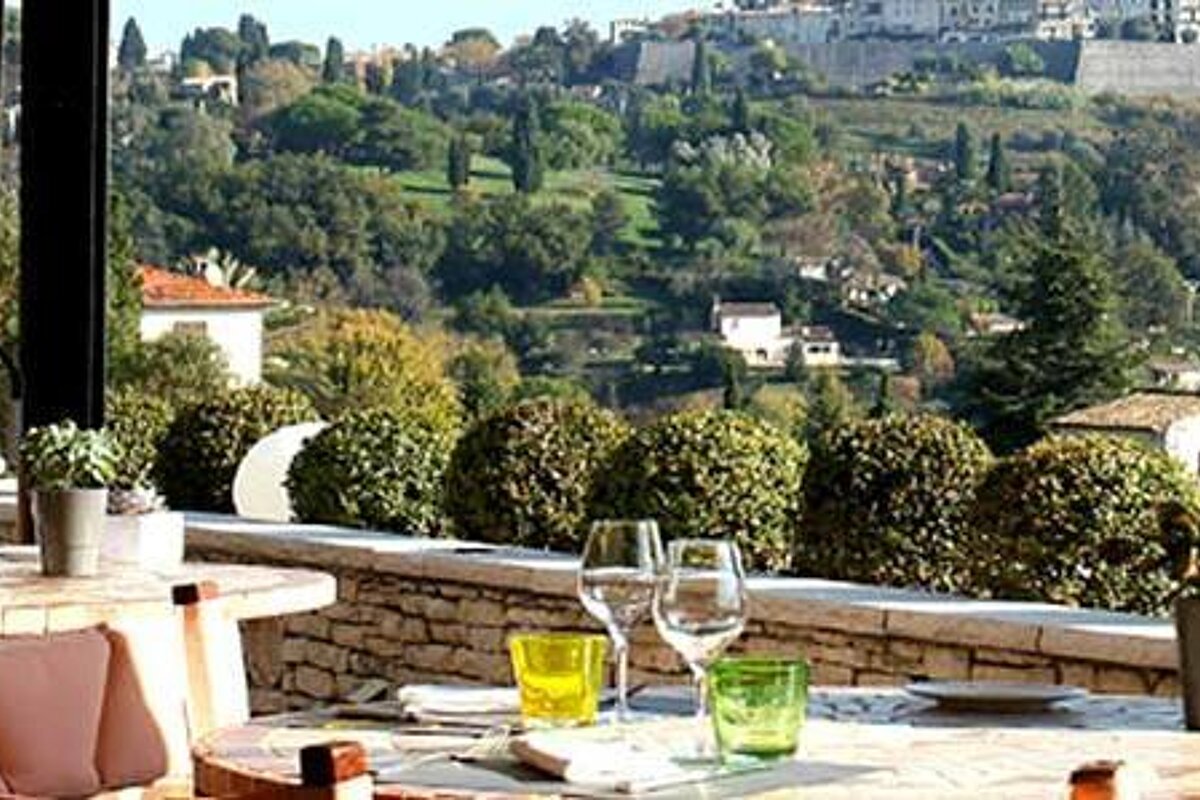 Chez Alain Restaurant, Issigeac restaurant terrasse