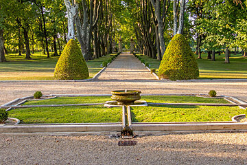 Chateau de Tourreau, Sarrians garden