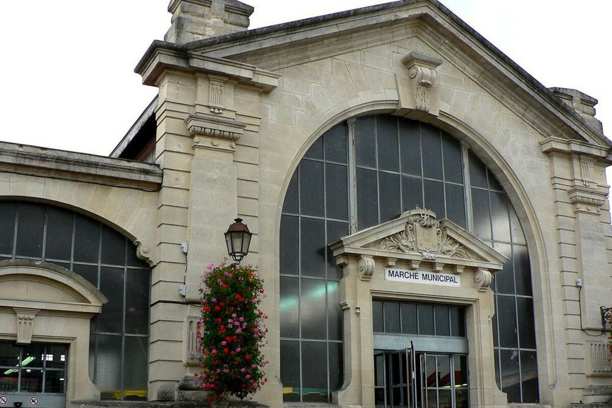 building of the municipal markets soulac sur mer bordeaux