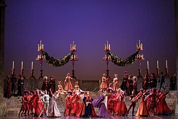 Romeo & Juliet Ballet at La Scala, Milan - Centre