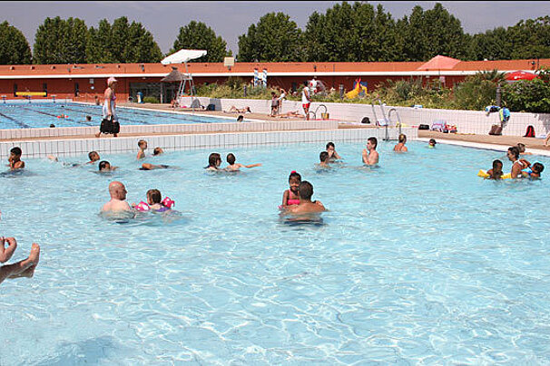 Summer Swimming Pool Gardanne, nr Aix-en-Provence