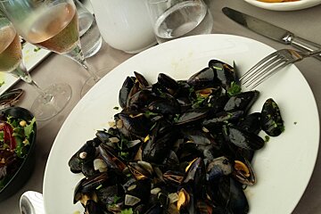 Moules Frites at Prao Plage