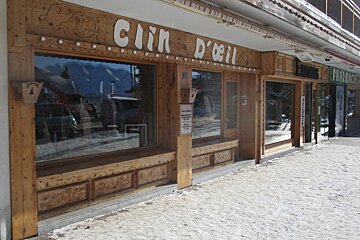 a women's clothes shop in alpe dhuez