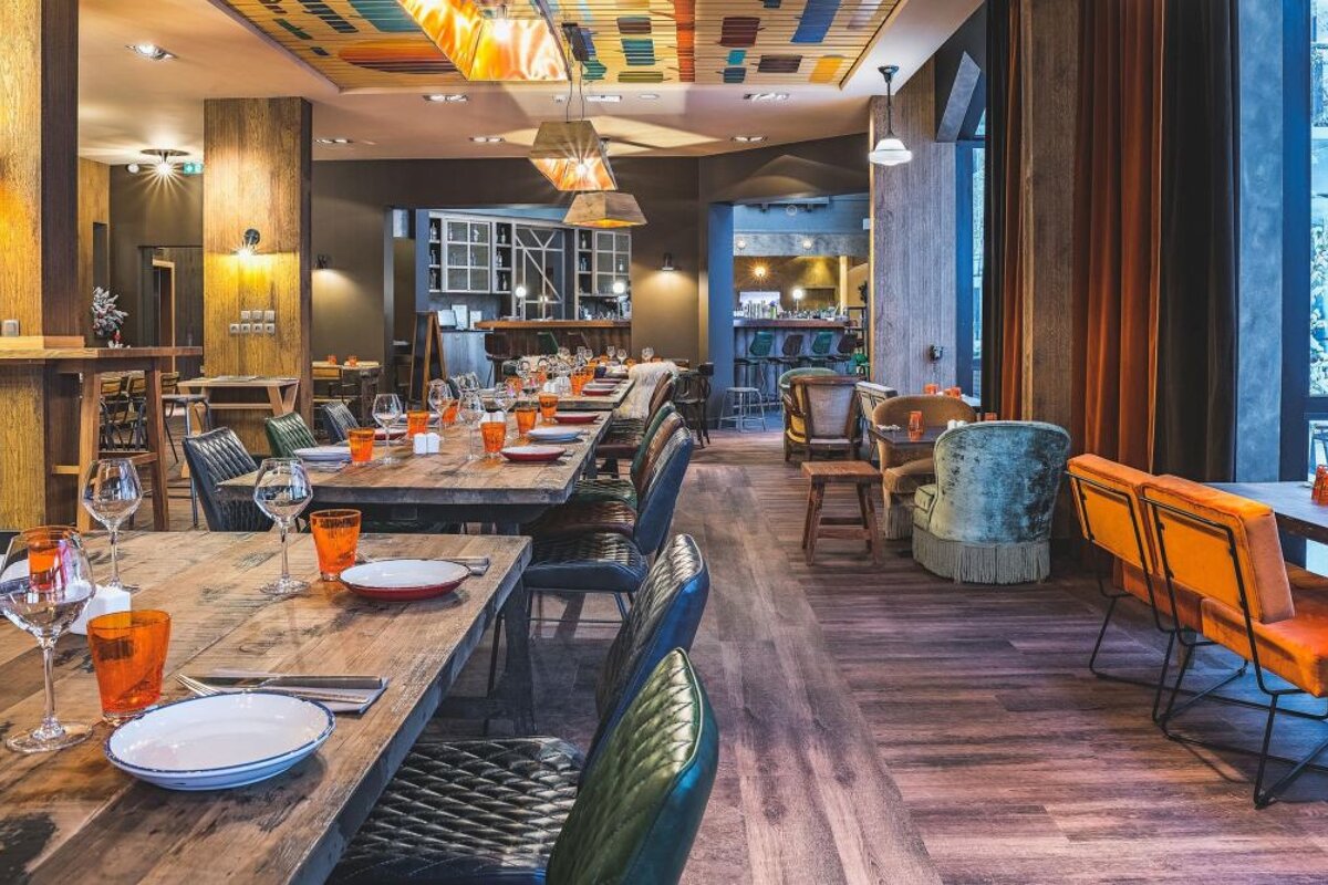 La Table du Refuge Restaurant, Chamonix interior