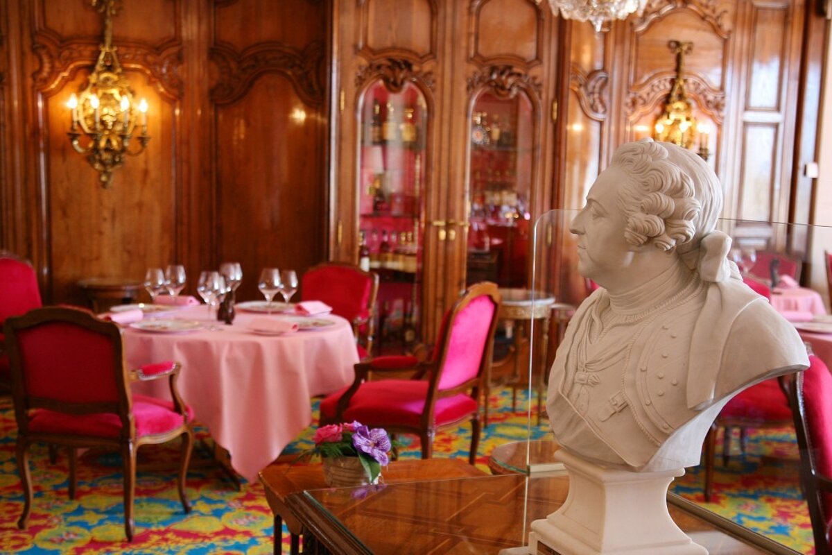 Choosing a Restaurant in Nice