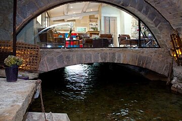 La Prevote Restaurant, Isle sur la Sorgue exterior