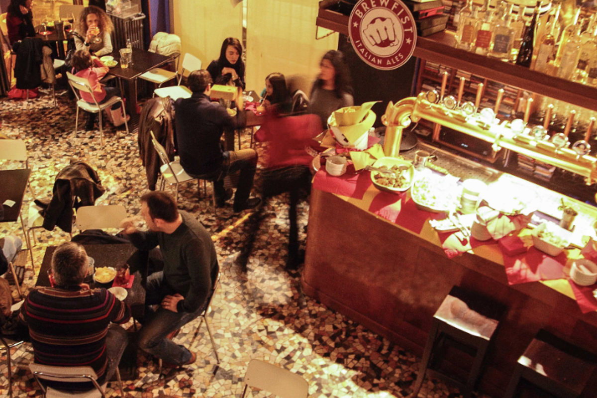 Mom Cafe Bar, Milan interior