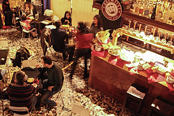 Mom Cafe Bar, Milan interior