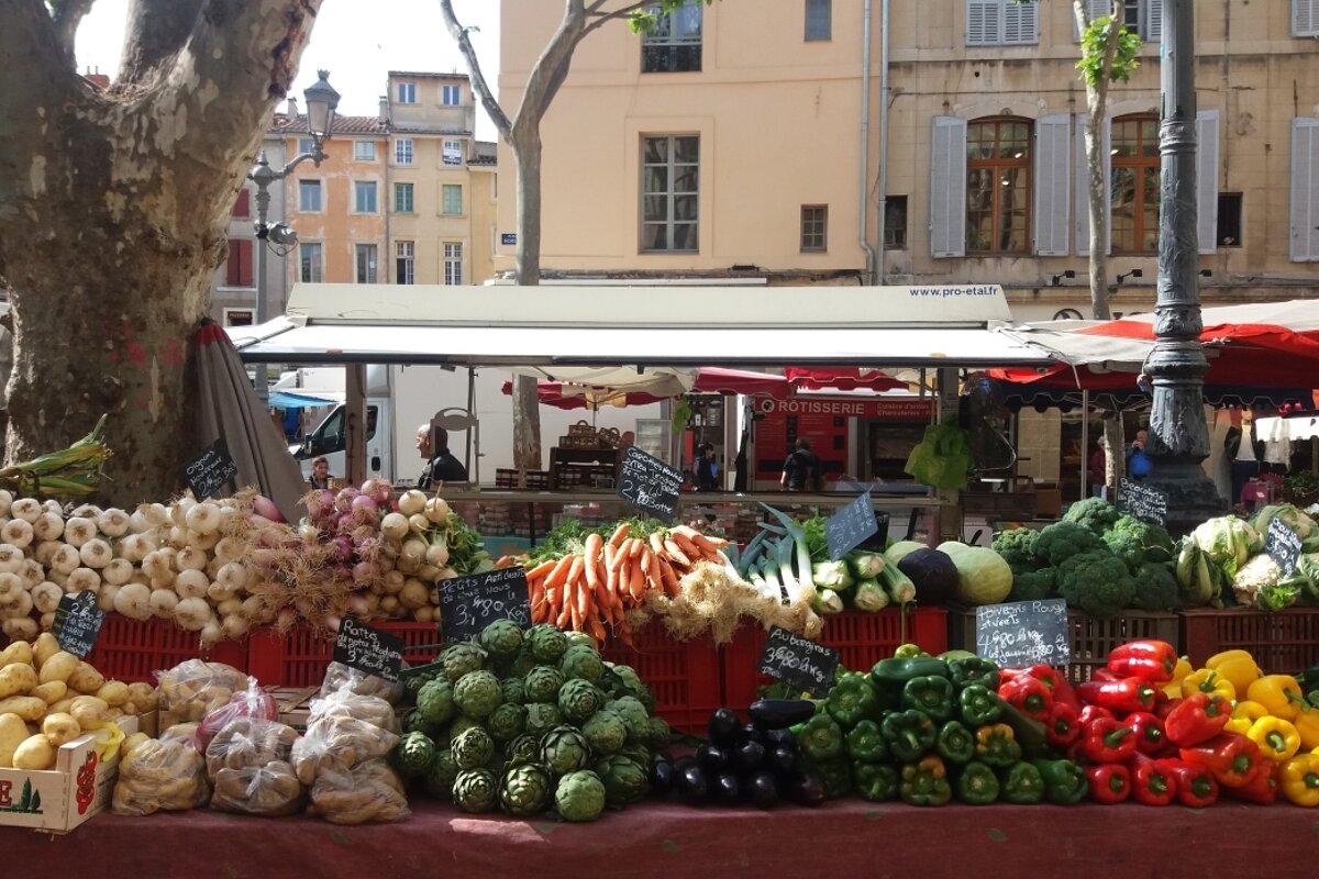 a fruit & veg market in provence