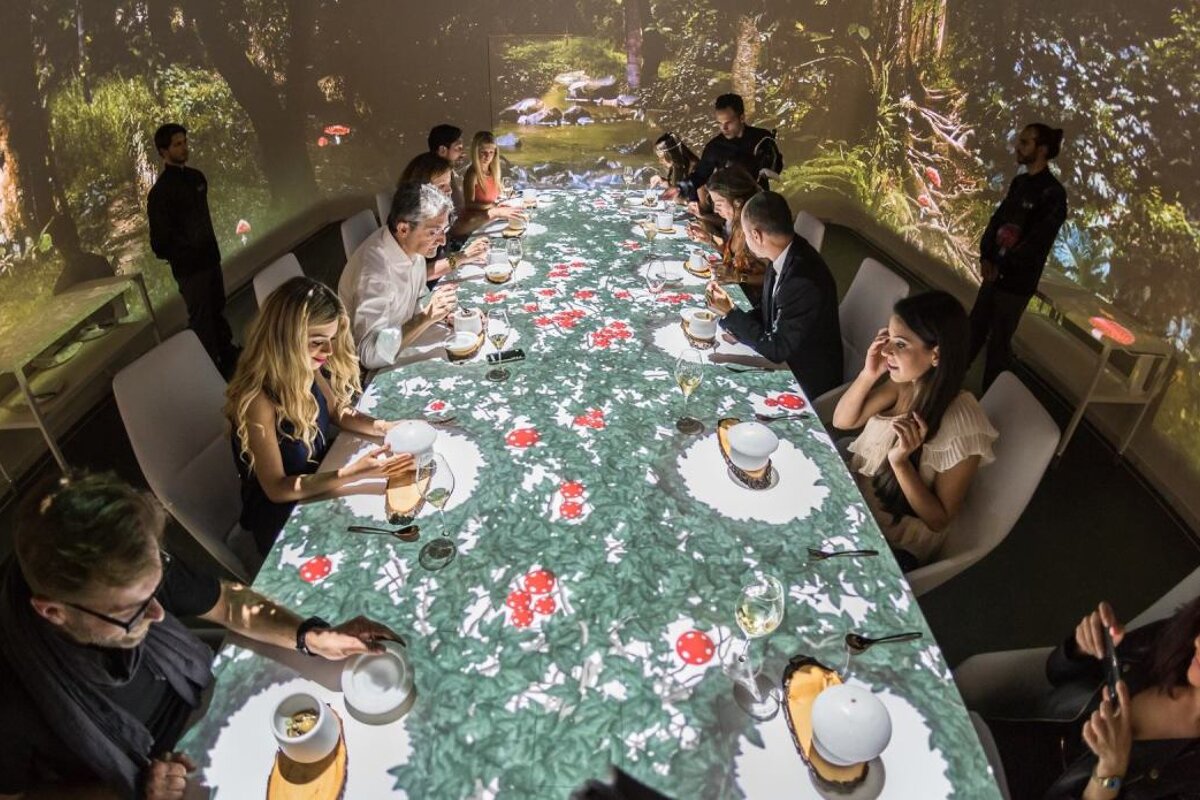 Sublimotion Restaurant, Playa d'en Bossa interior