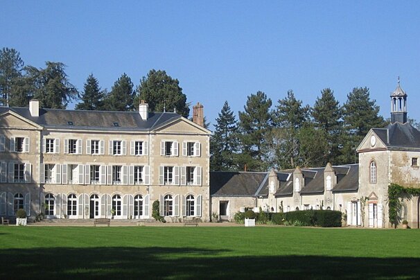 Champvallins Chateau, Sandillon exterior