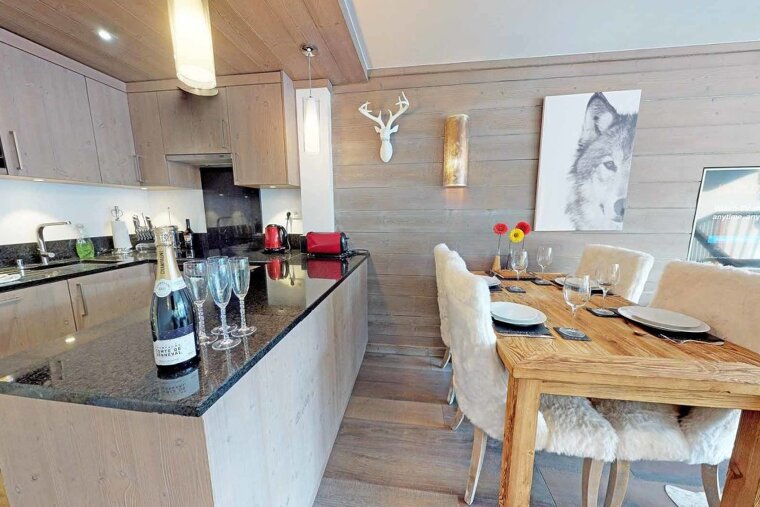 Genepi Apartment, Courchevel Moriond 1650 dining room 