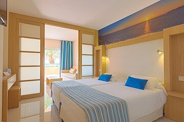 Sirenis Seaview Country Club Aparthotel, San Antonio family room