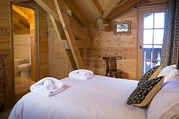Carving Chalet, Morzine double room