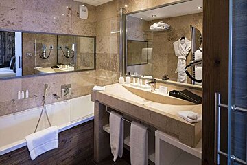 Koh I Nor Hotel, Val Thorens bathroom