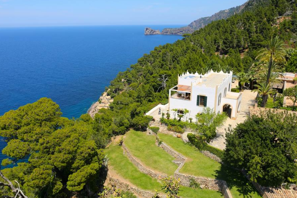 Live like the Douglases