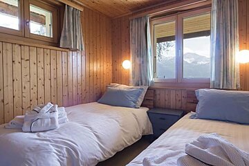 Merle Blanc Chalet, Verbier twin bedroom